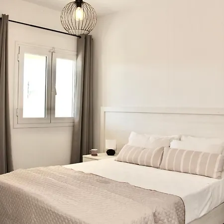Cozy Flat At Regina Apartments Alykanas  Exteriér fotografie